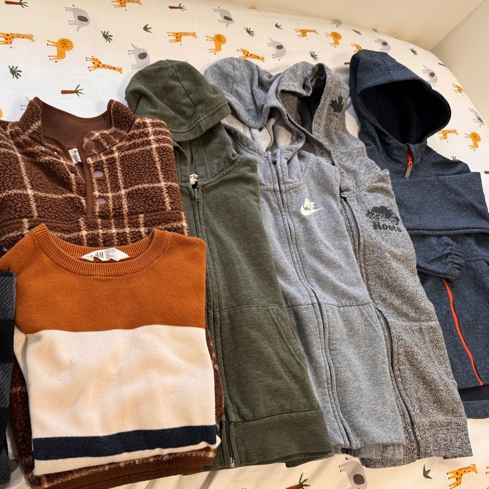 Sold ❤️ Boys sweaters hoodies 6-7